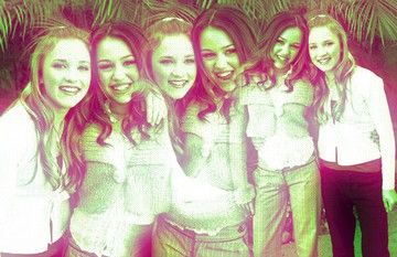 Lili, Miley, Emily ,Miley